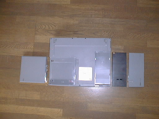 FDDとバッテリー・パックを外したところ。